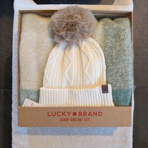 Lucky Brand Winter Hat And Scarf Set